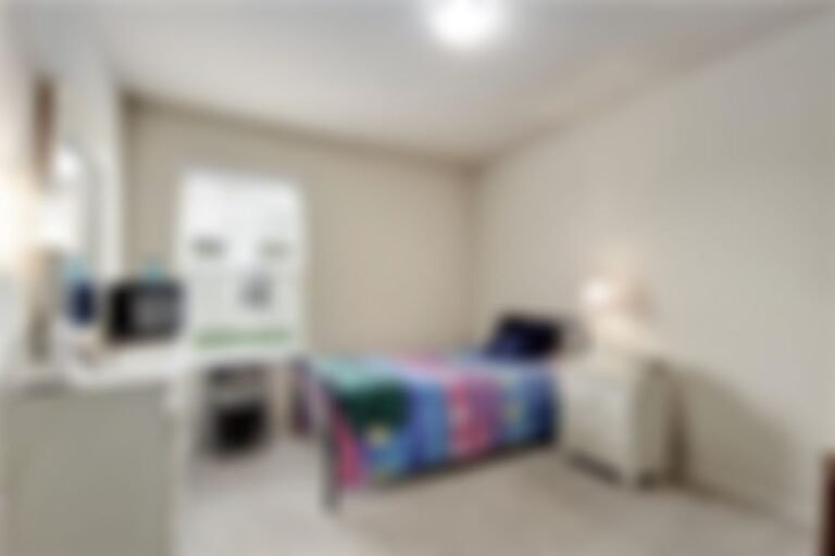 647e170e 33 768x512