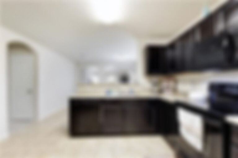 8d076785 53 768x512